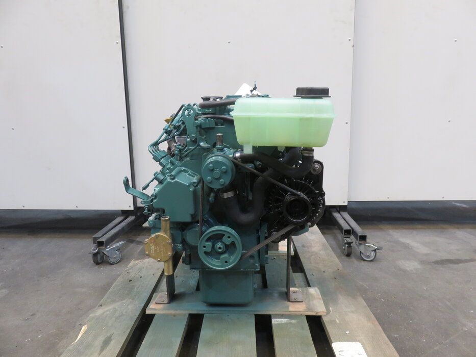 VOLVO PENTA D2-40B Diesel Engine - POOL TRADING