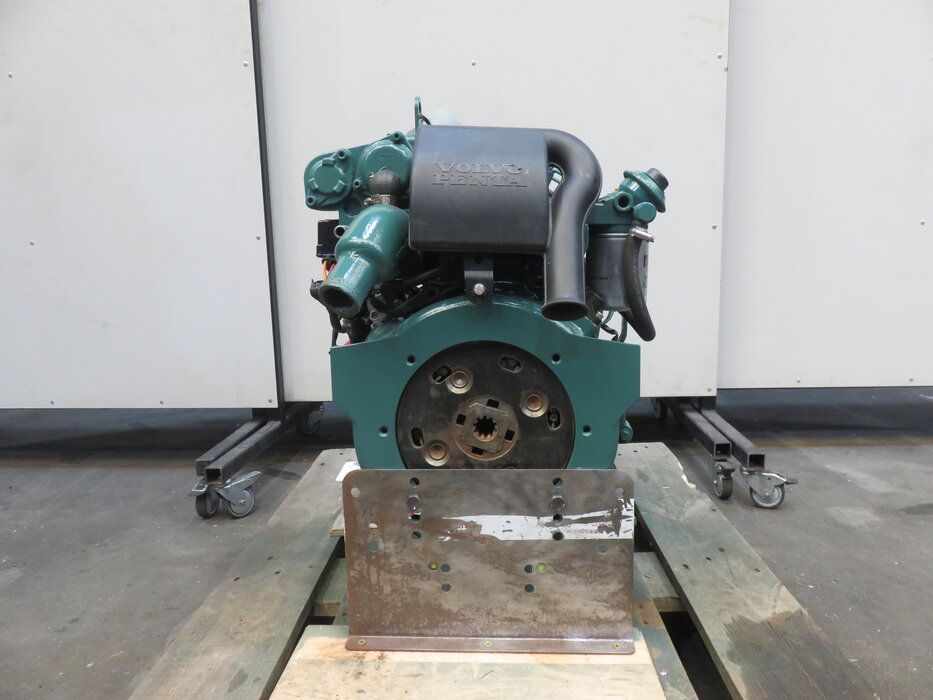 VOLVO PENTA D2-40B Diesel Engine - POOL TRADING